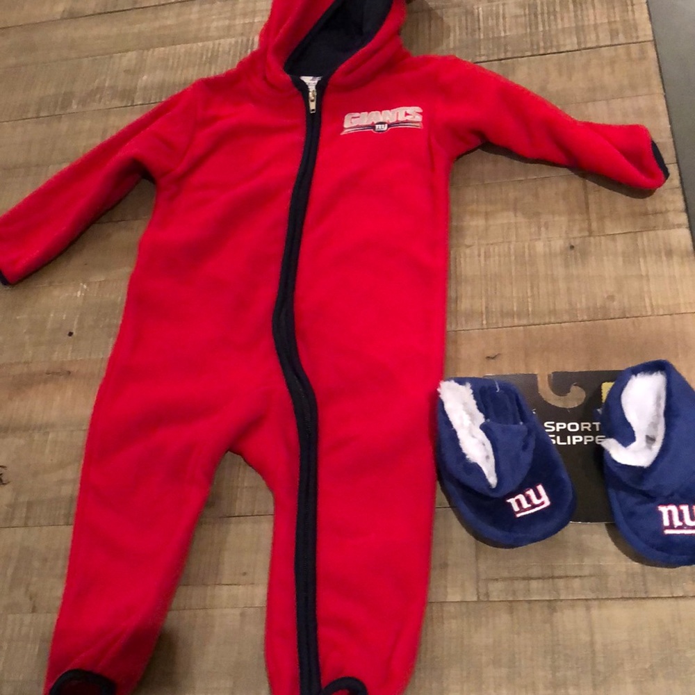 NFL GIANTS BABY ONZIE AND SLIPPERS
